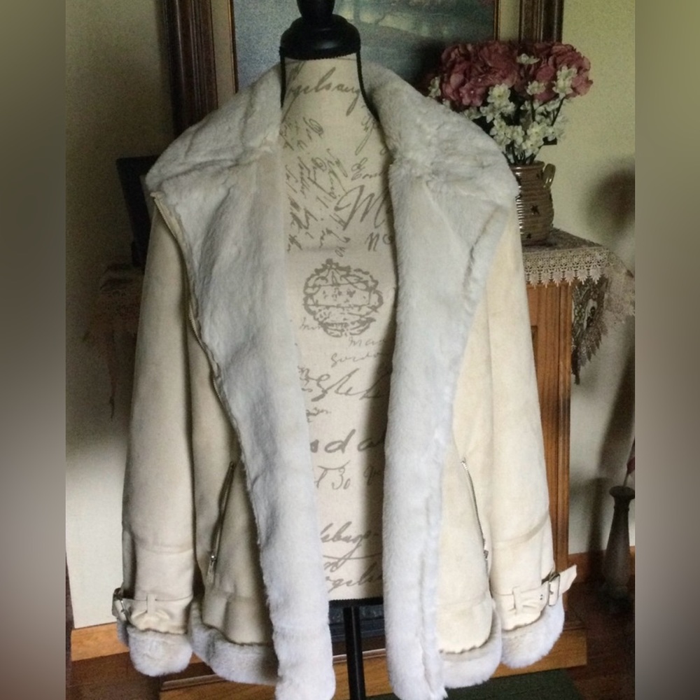 HOLLISTER Womens LG IVORY Faux Shearling Cozy Biker Jacket.